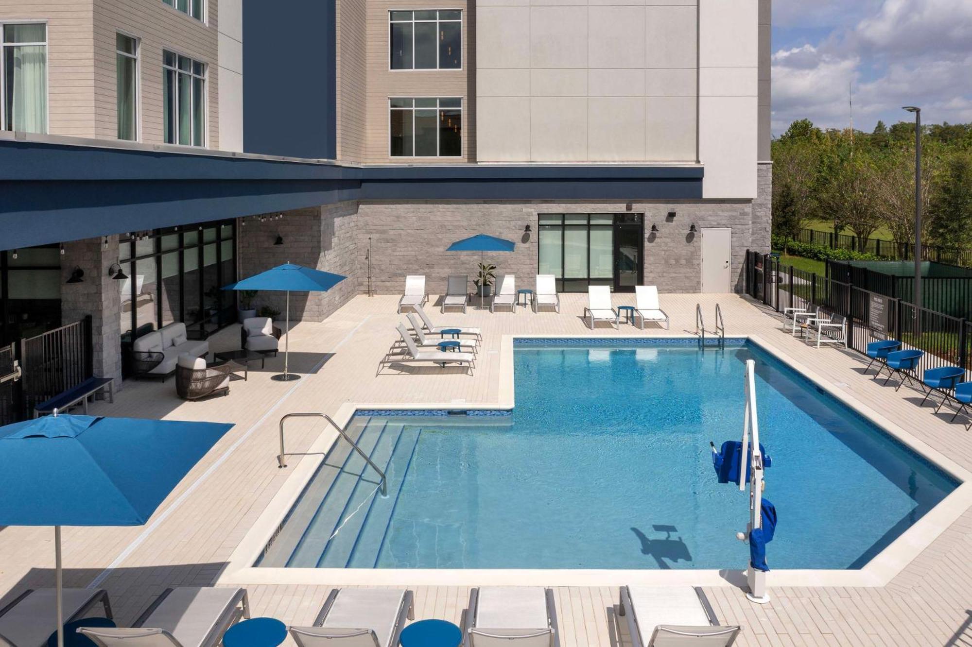 Hampton Inn Orlando Southeast Nona Narcoossee Exterior photo